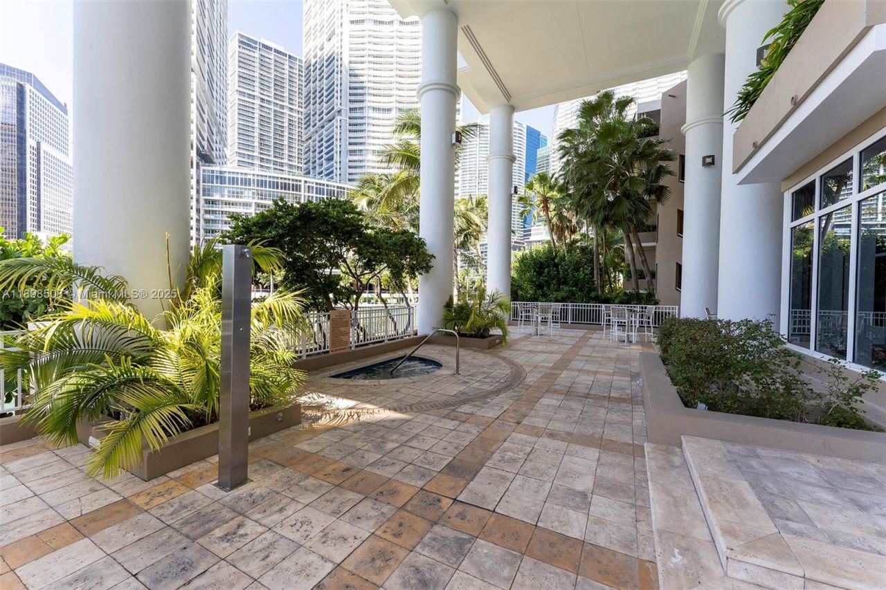 801 Brickell Key Blvd, Unit 1012, Miami, FL 33131 Photo