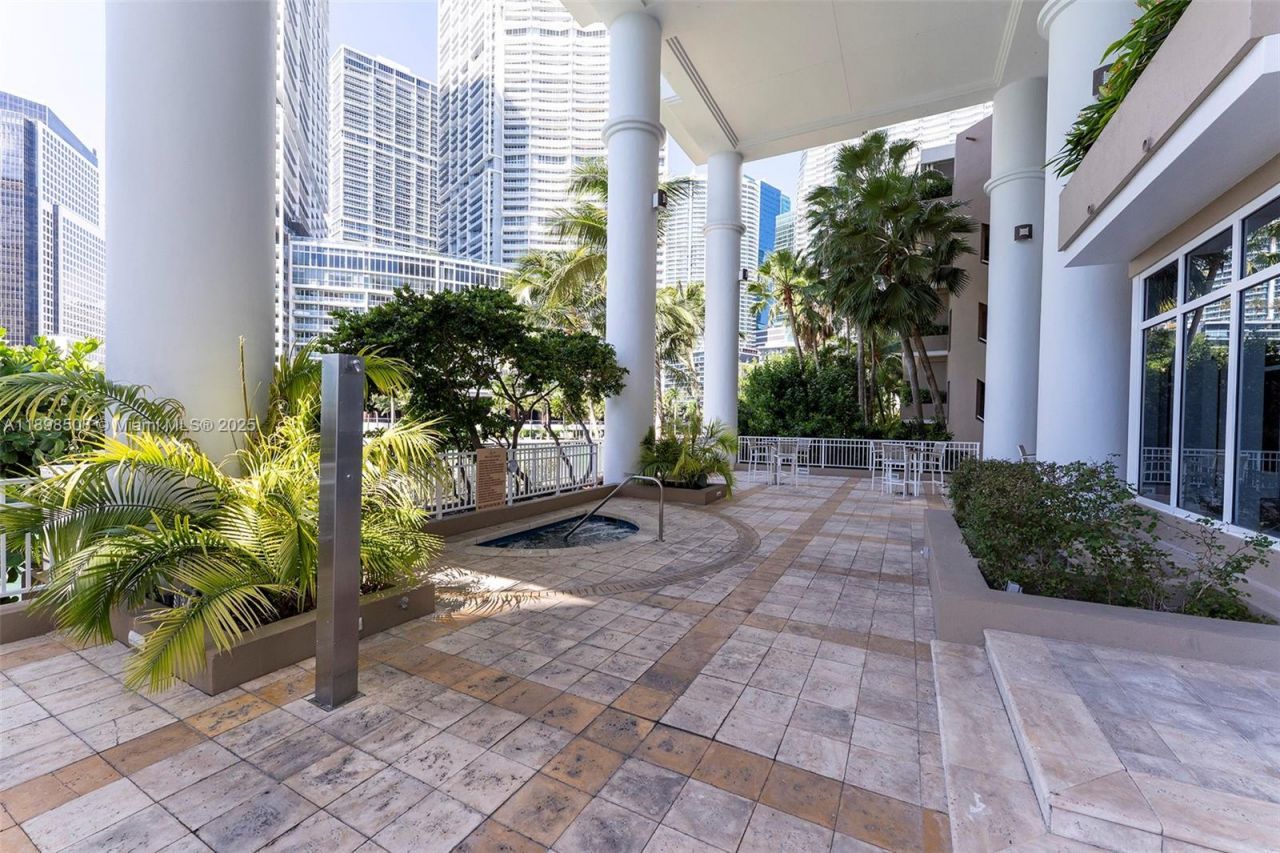 801 Brickell Key Blvd, Unit 1012, Miami, FL 33131 Photo
