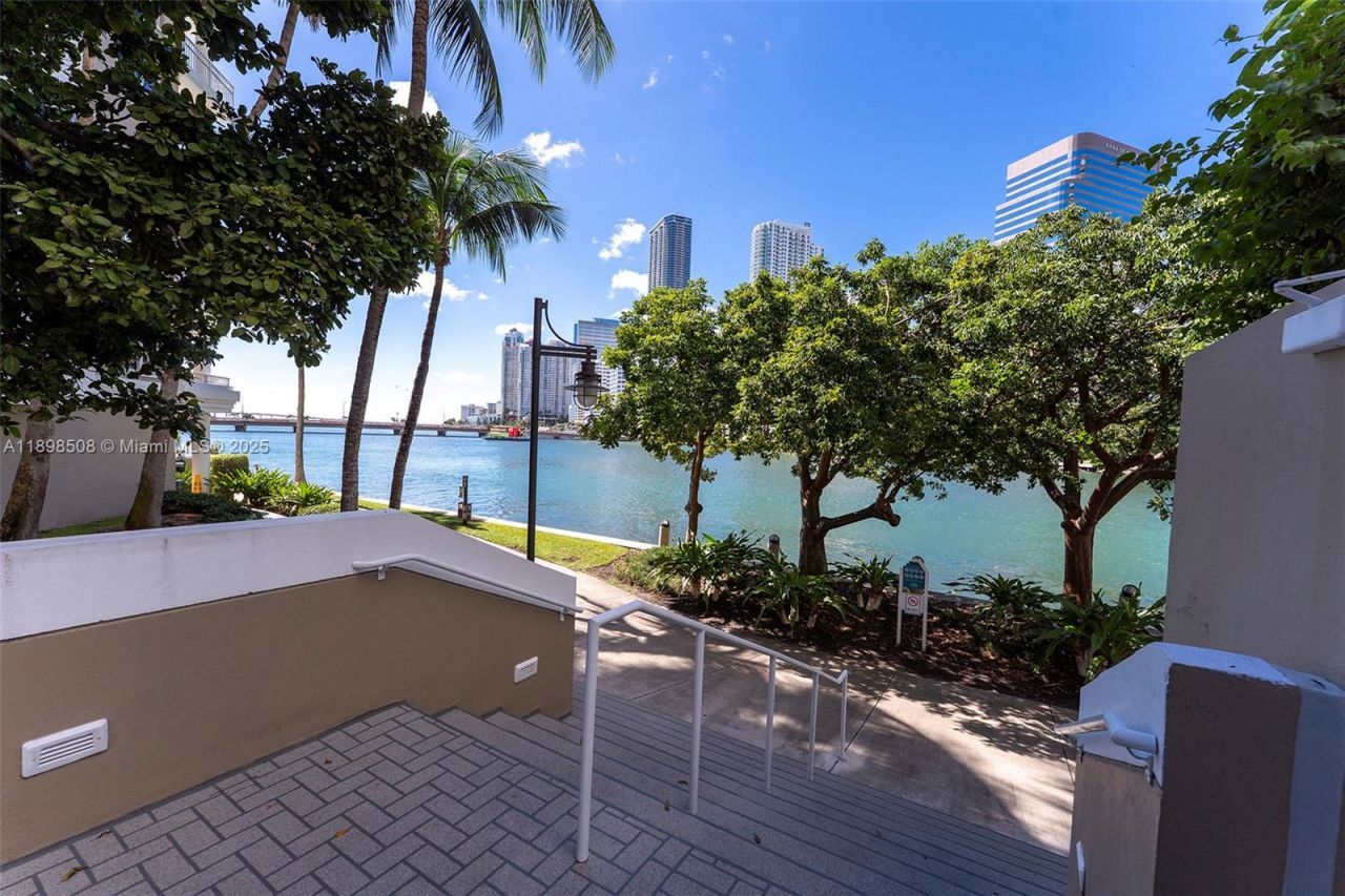 801 Brickell Key Blvd, Unit 1012, Miami, FL 33131 Photo