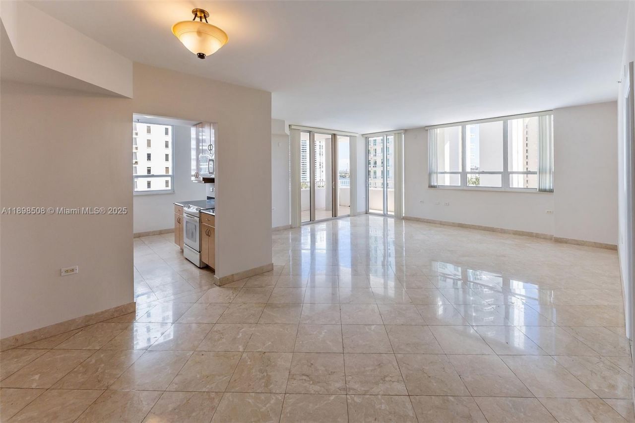 801 Brickell Key Blvd, Unit 1012, Miami, FL 33131 Photo