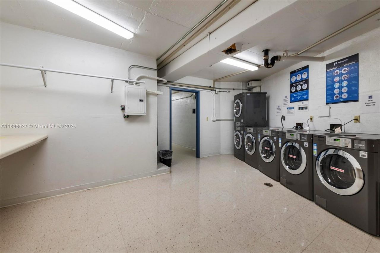 100 Bayview Dr, Unit 308, Sunny Isles Beach, FL 33160 Photo