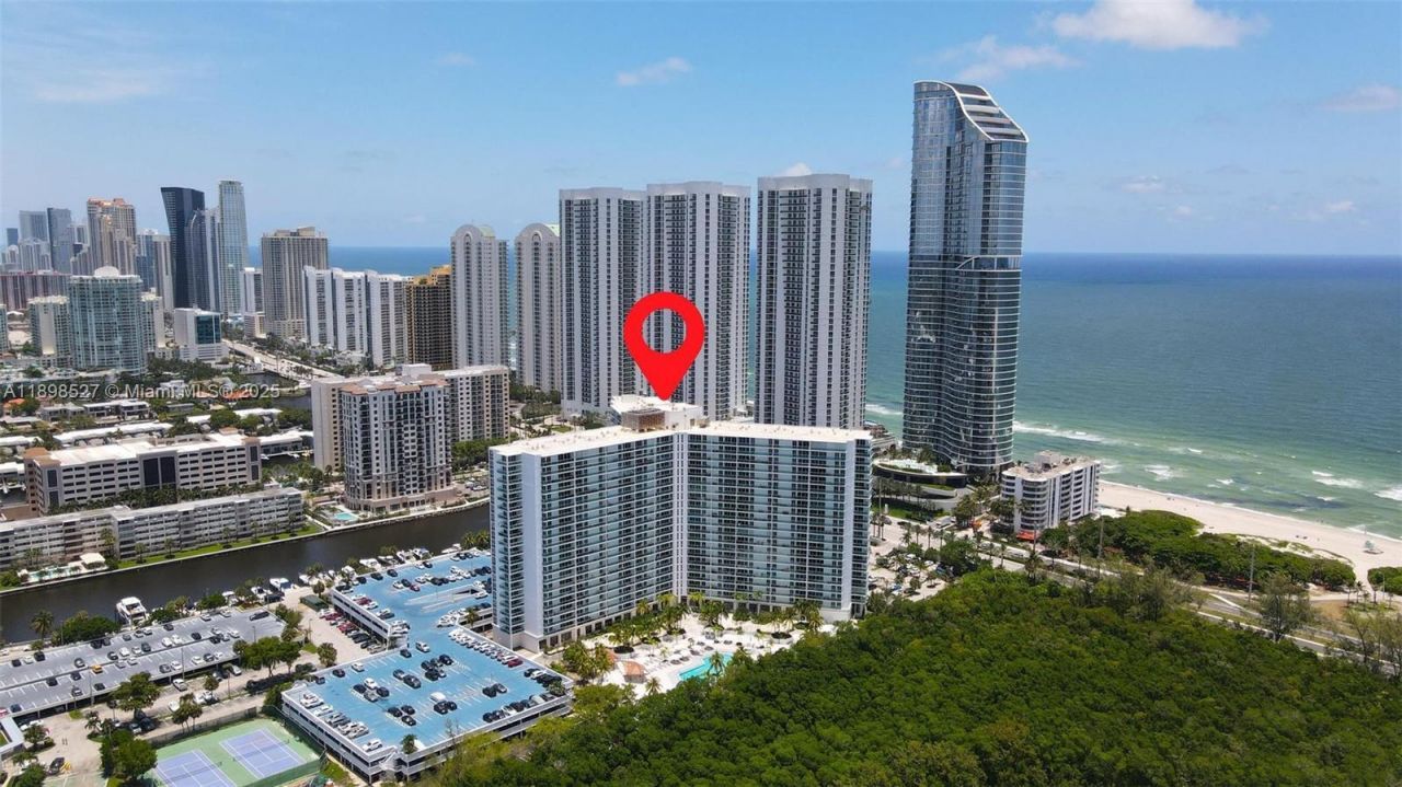 100 Bayview Dr, Unit 308, Sunny Isles Beach, FL 33160 Photo
