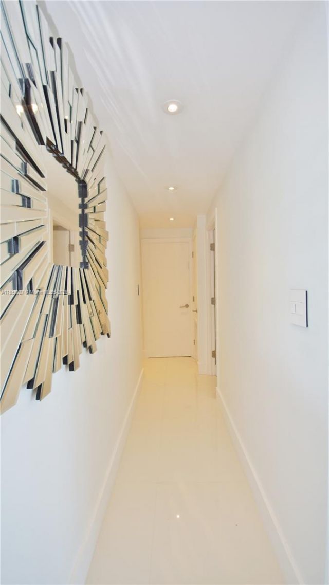 100 Bayview Dr, Unit 308, Sunny Isles Beach, FL 33160 Photo