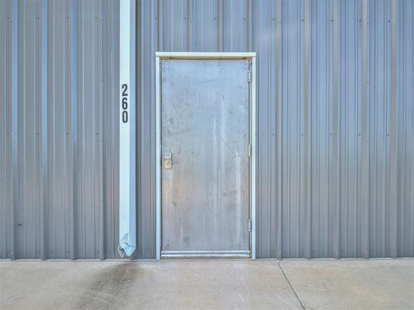 260 N Silver Road, Edmond, OK 73025