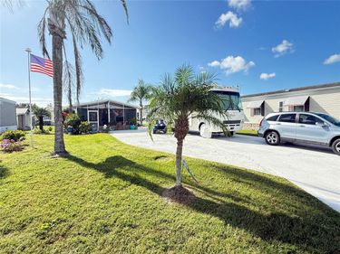 5245 ISLAND VIEW CIRCLE N, POLK CITY, FL 33868