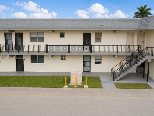 301 NW 177th St, Unit 141, Miami Gardens, FL 33169