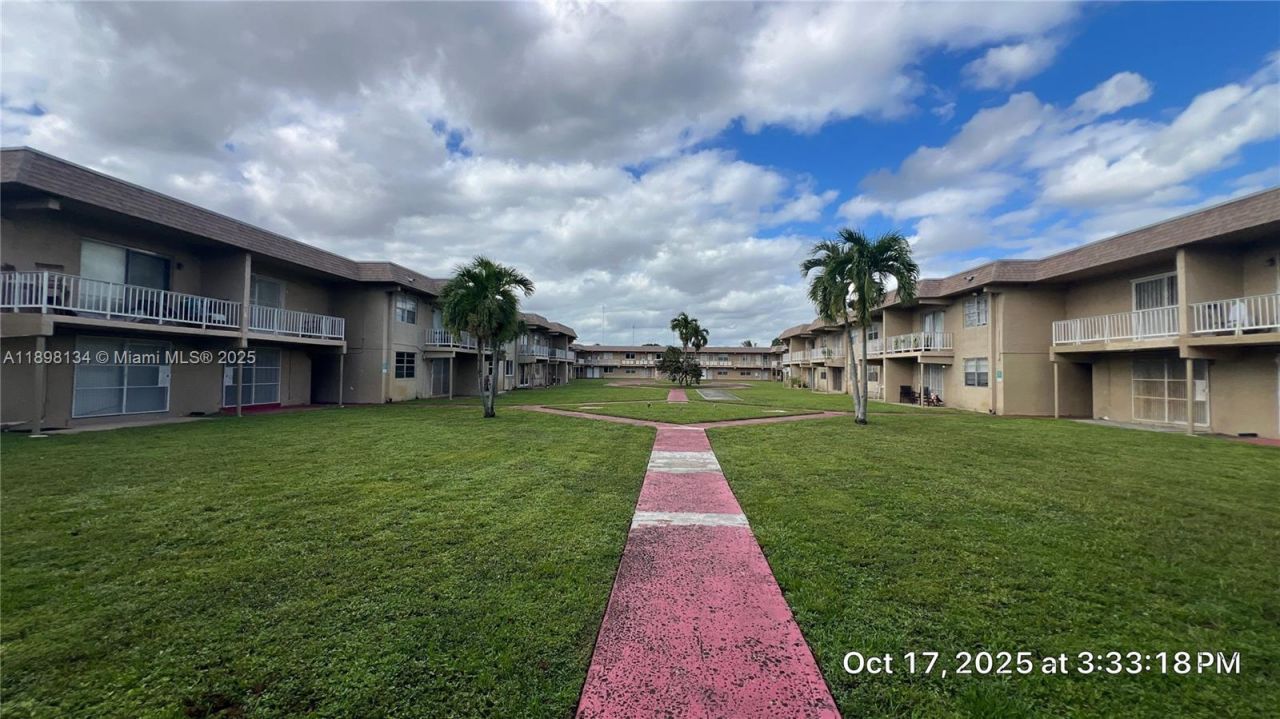 301 NW 177th St, Unit 141, Miami Gardens, FL 33169 Photo