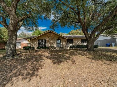 1759 Gross Road, Dallas, TX 75228
