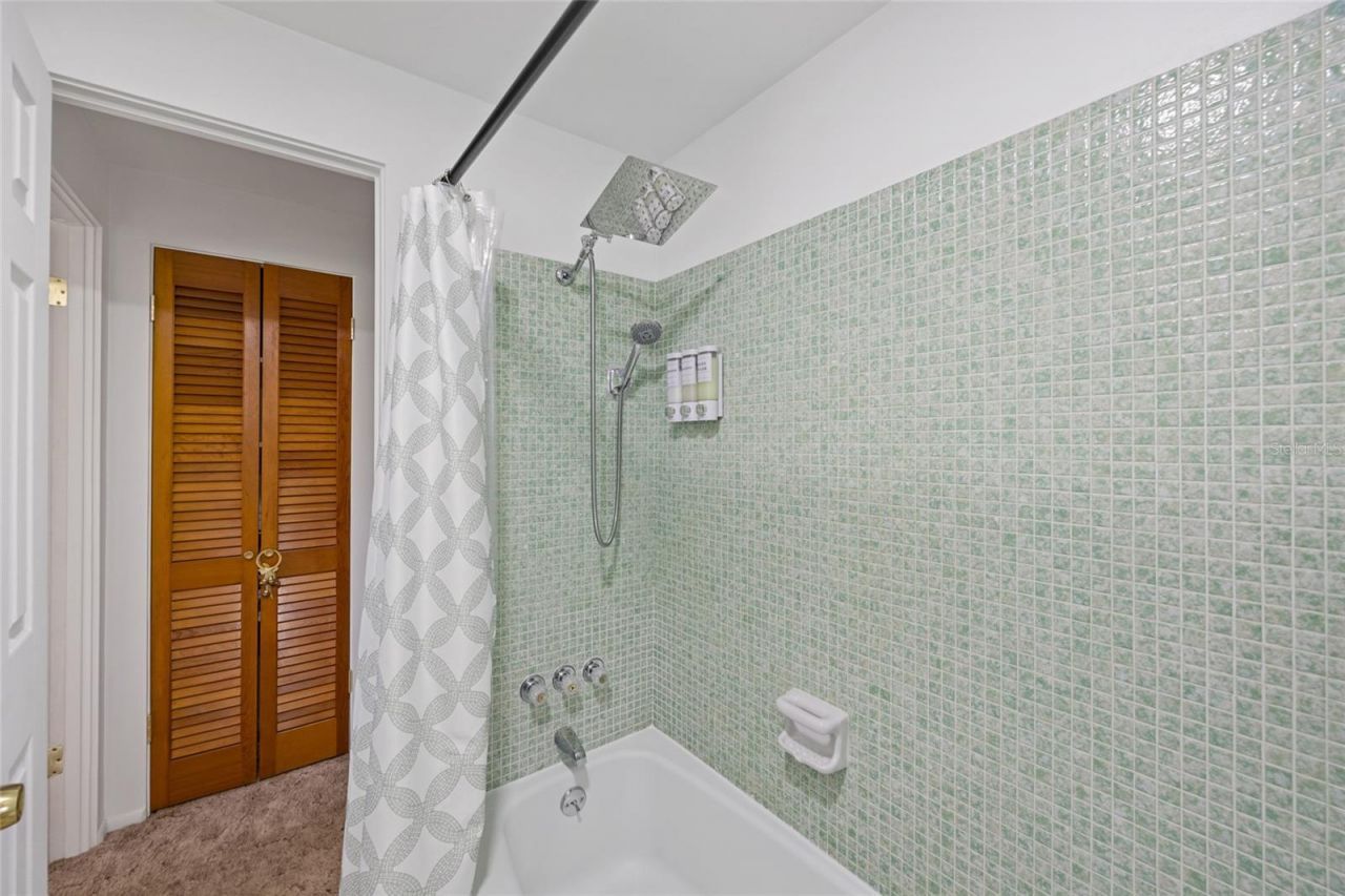 8714 W Lanway Drive, Tampa, FL 33637 Photo