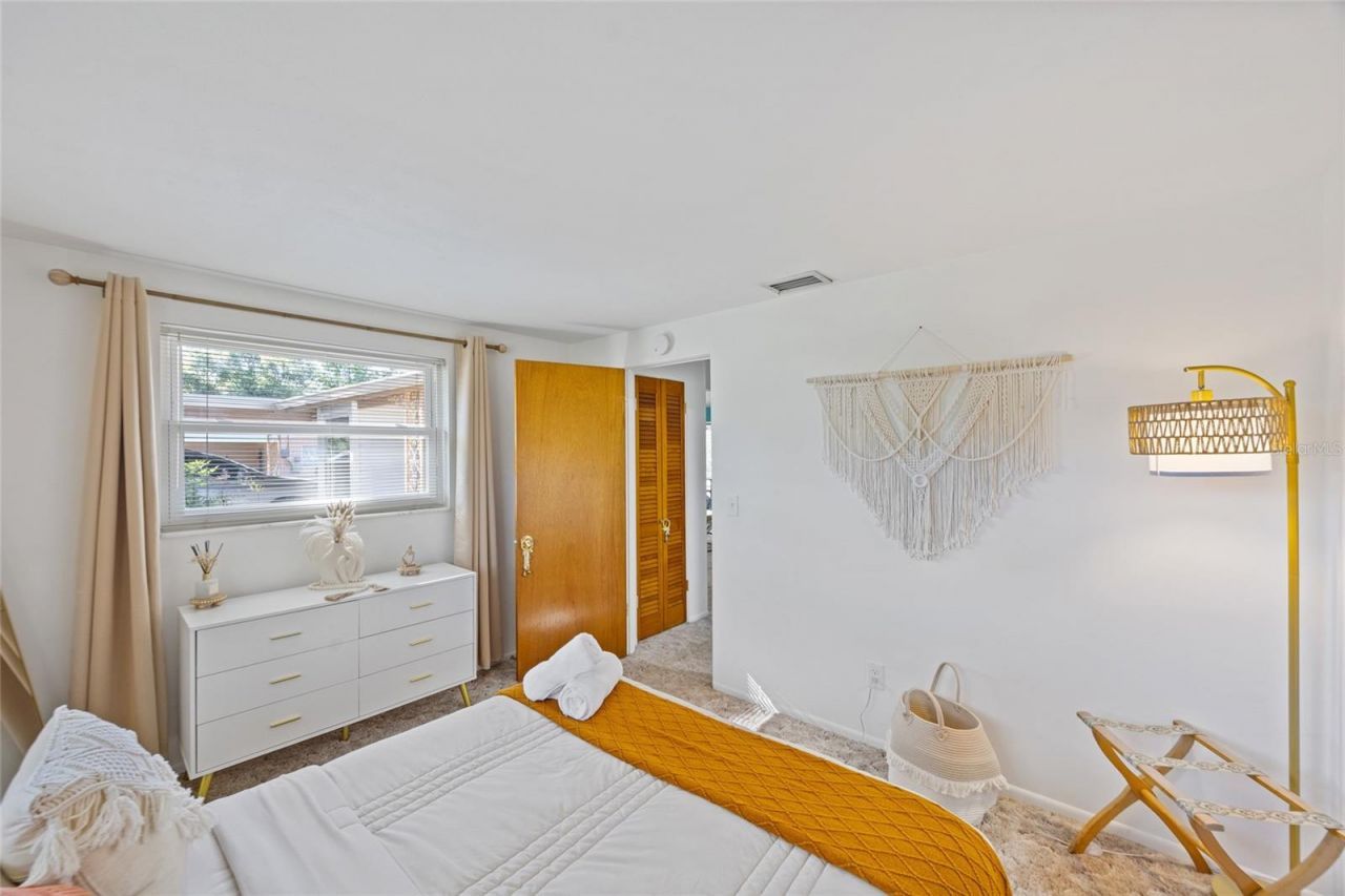 8714 W Lanway Drive, Tampa, FL 33637 Photo