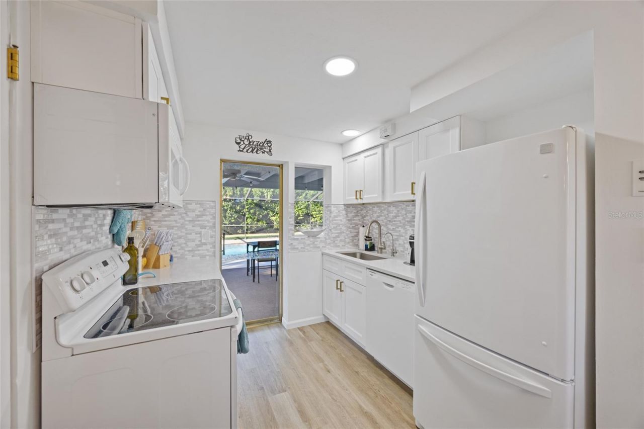 8714 W Lanway Drive, Tampa, FL 33637 Photo