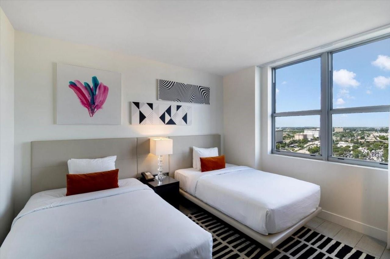 4010 S Ocean Drive, Unit R1102, Hollywood, FL 33019 Photo