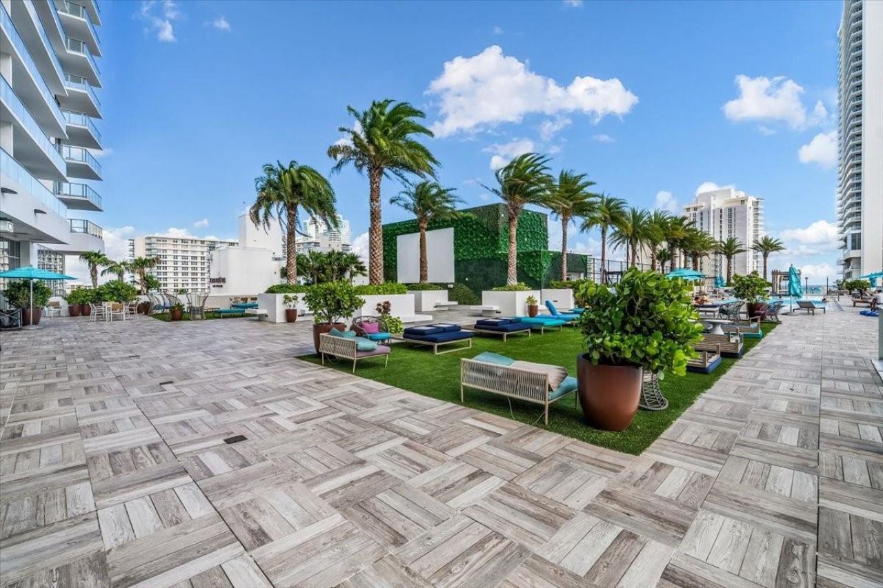 4010 S Ocean Drive, Unit R1102, Hollywood, FL 33019 Photo