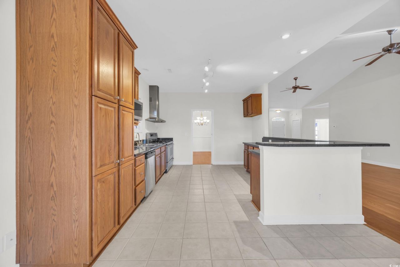 1501 Brighton Ln. Photo 10