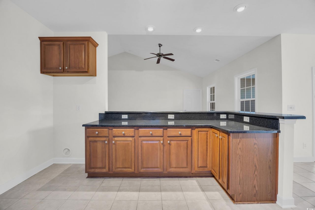 1501 Brighton Ln. Photo 12