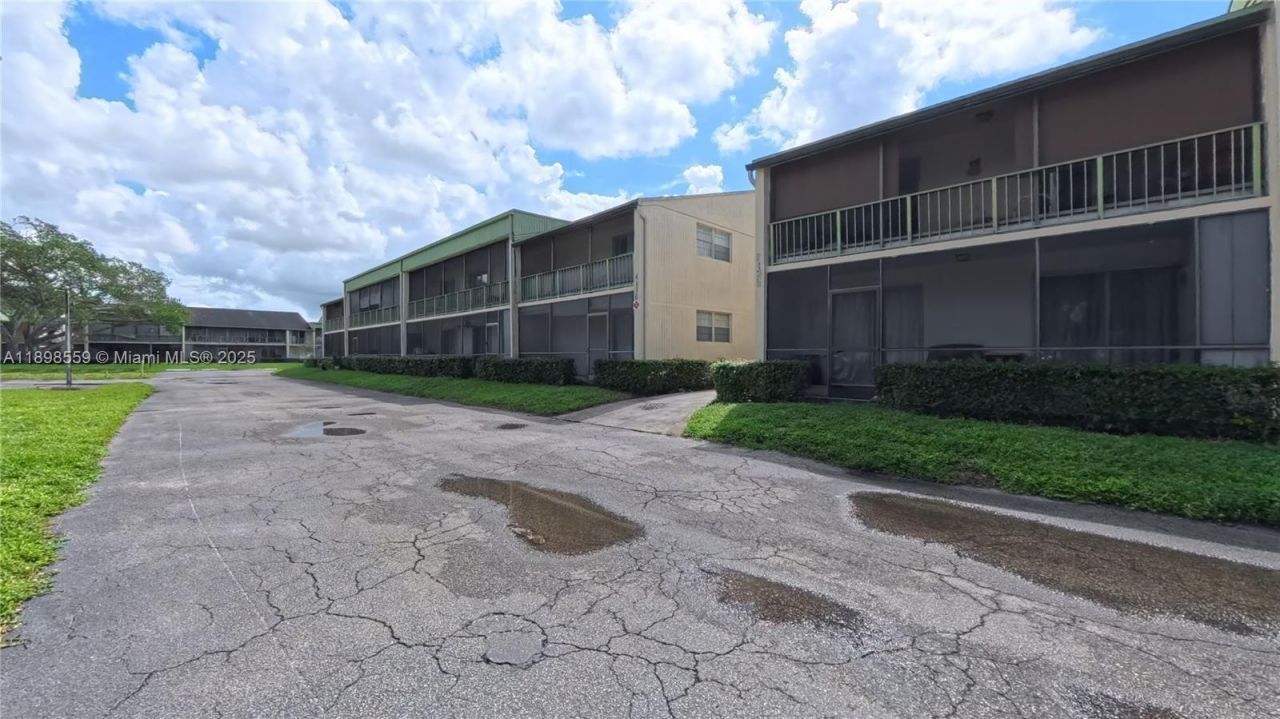 4135 NW 88th Ave, Unit 103, Coral Springs, FL 33065 Photo