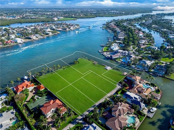 820 Jamaica LN, NAPLES, FL 34102