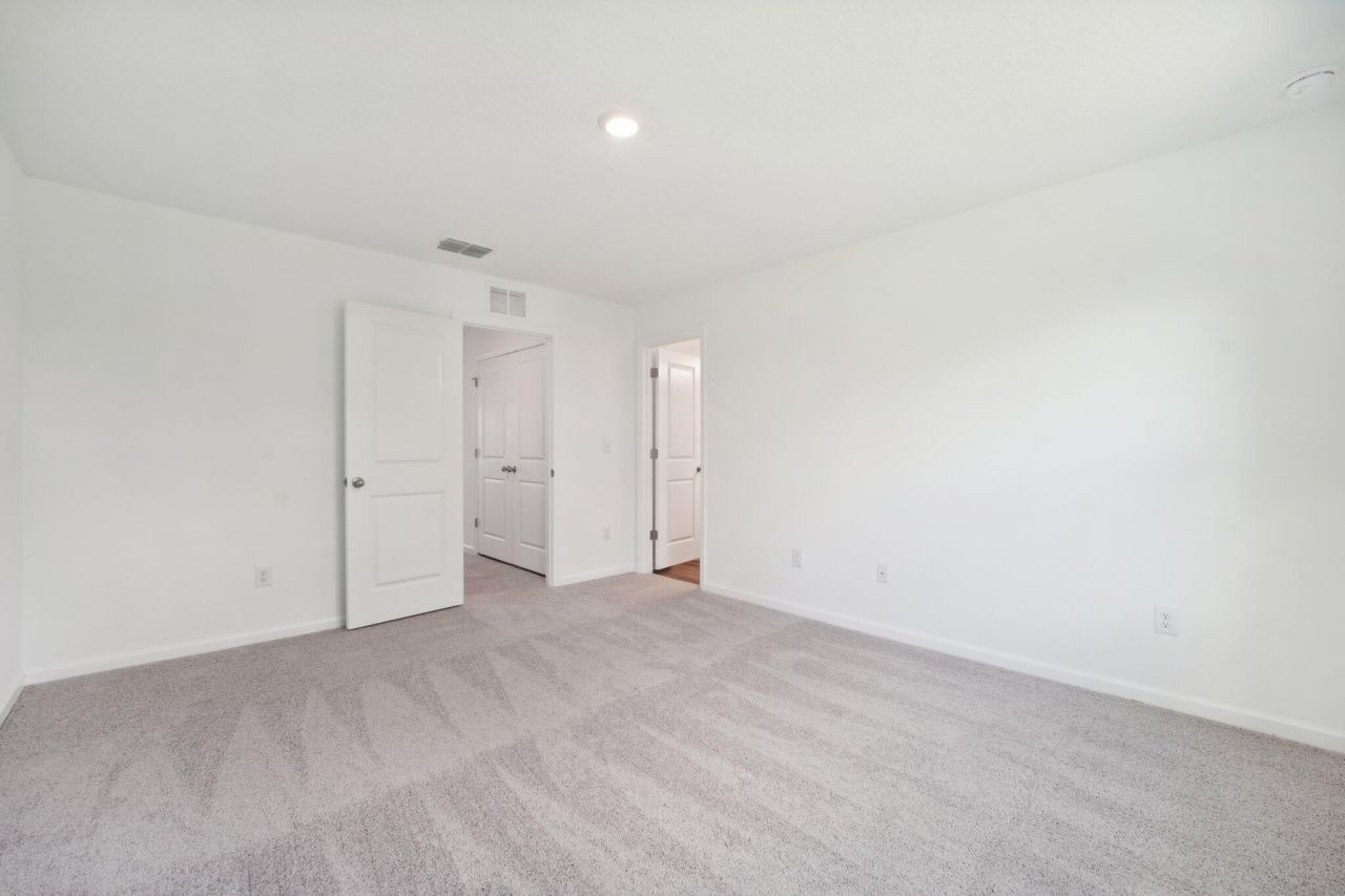 185 Cotton Leaf Boulevard Photo 8