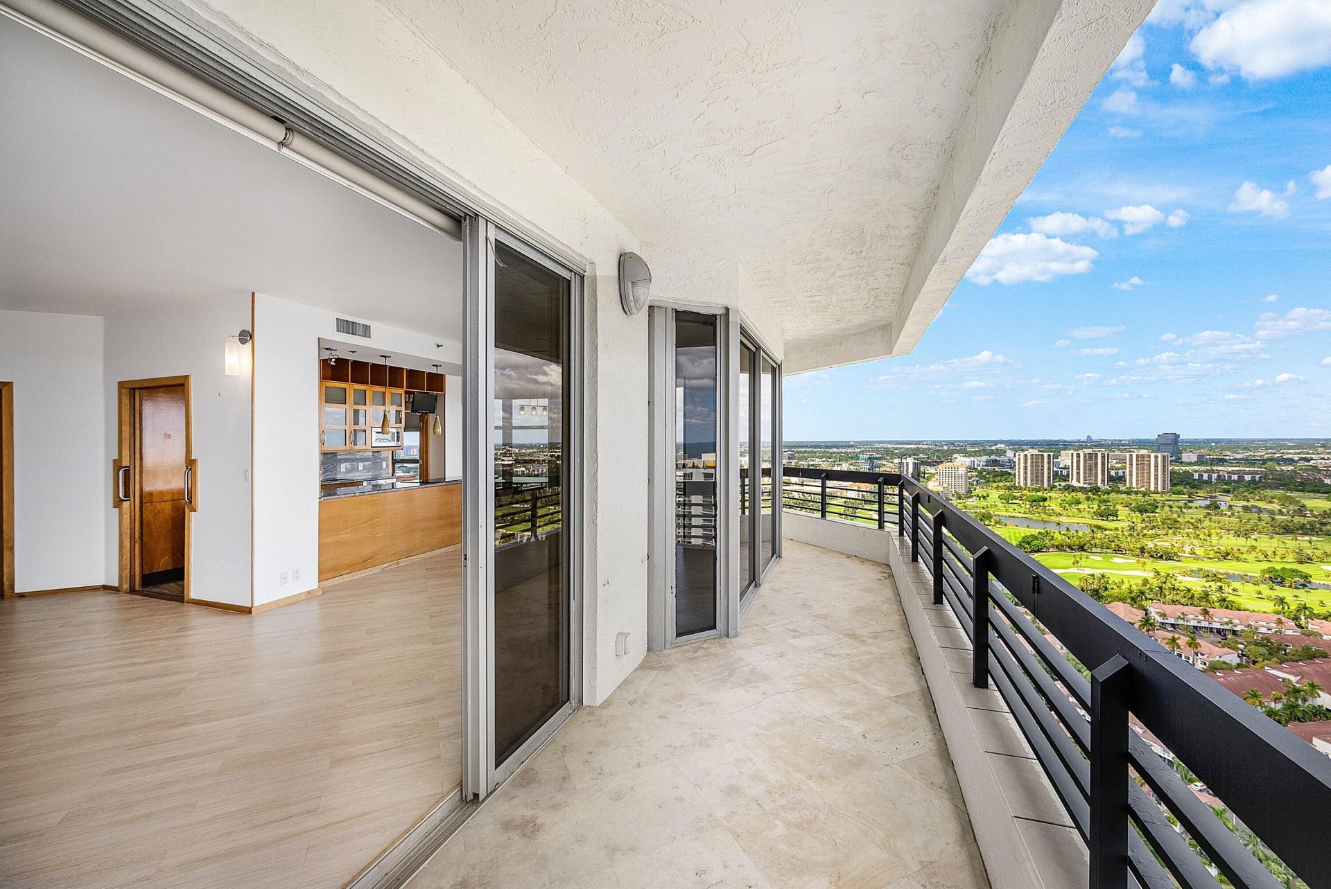 3500 Mystic Pointe Drive, Unit Ph4, Aventura, FL 33180 Photo