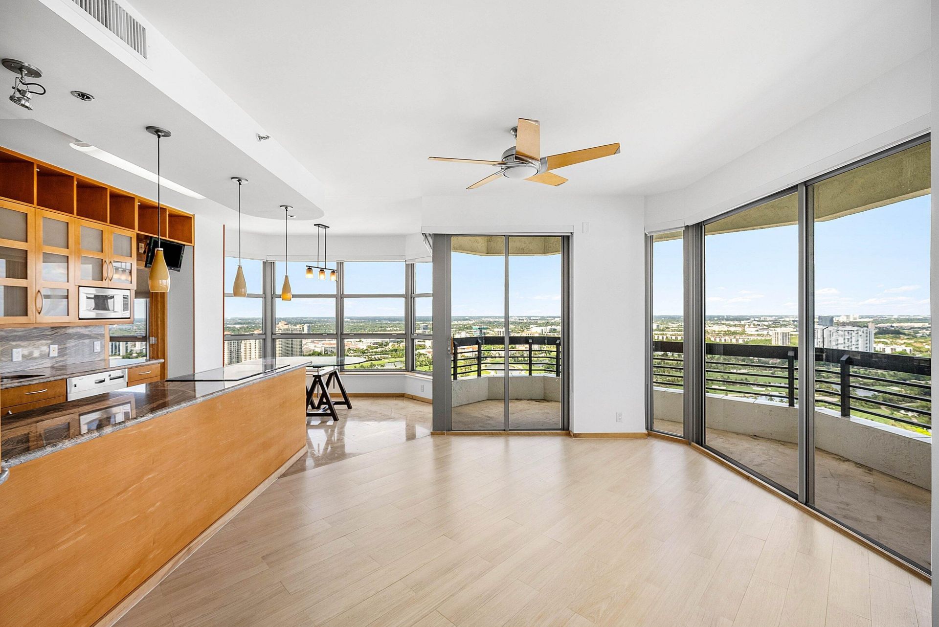 3500 Mystic Pointe Drive, Unit Ph4, Aventura, FL 33180 Photo