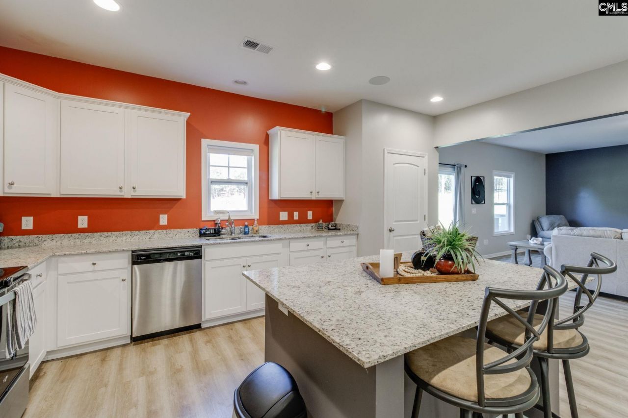 425 Blue Artesian Way Photo 11