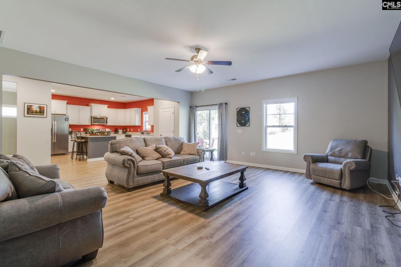 425 Blue Artesian Way Photo 14