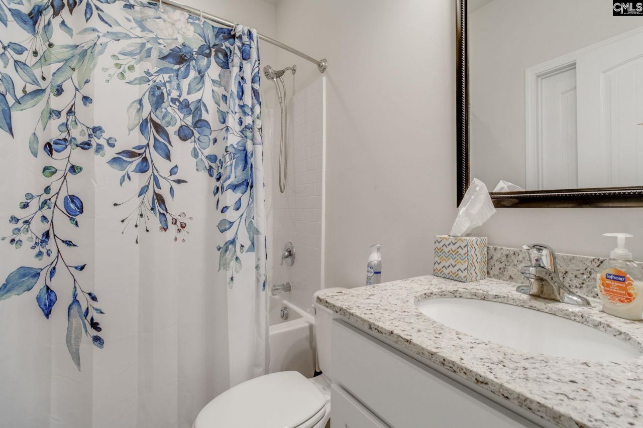 425 Blue Artesian Way Photo 18