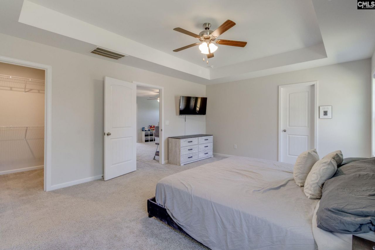 425 Blue Artesian Way Photo 23