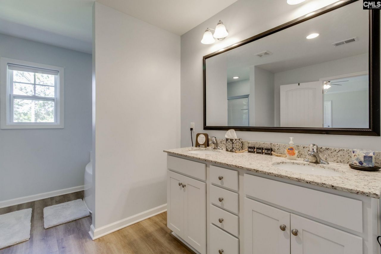 425 Blue Artesian Way Photo 24