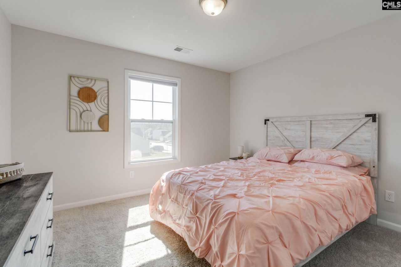 425 Blue Artesian Way Photo 28