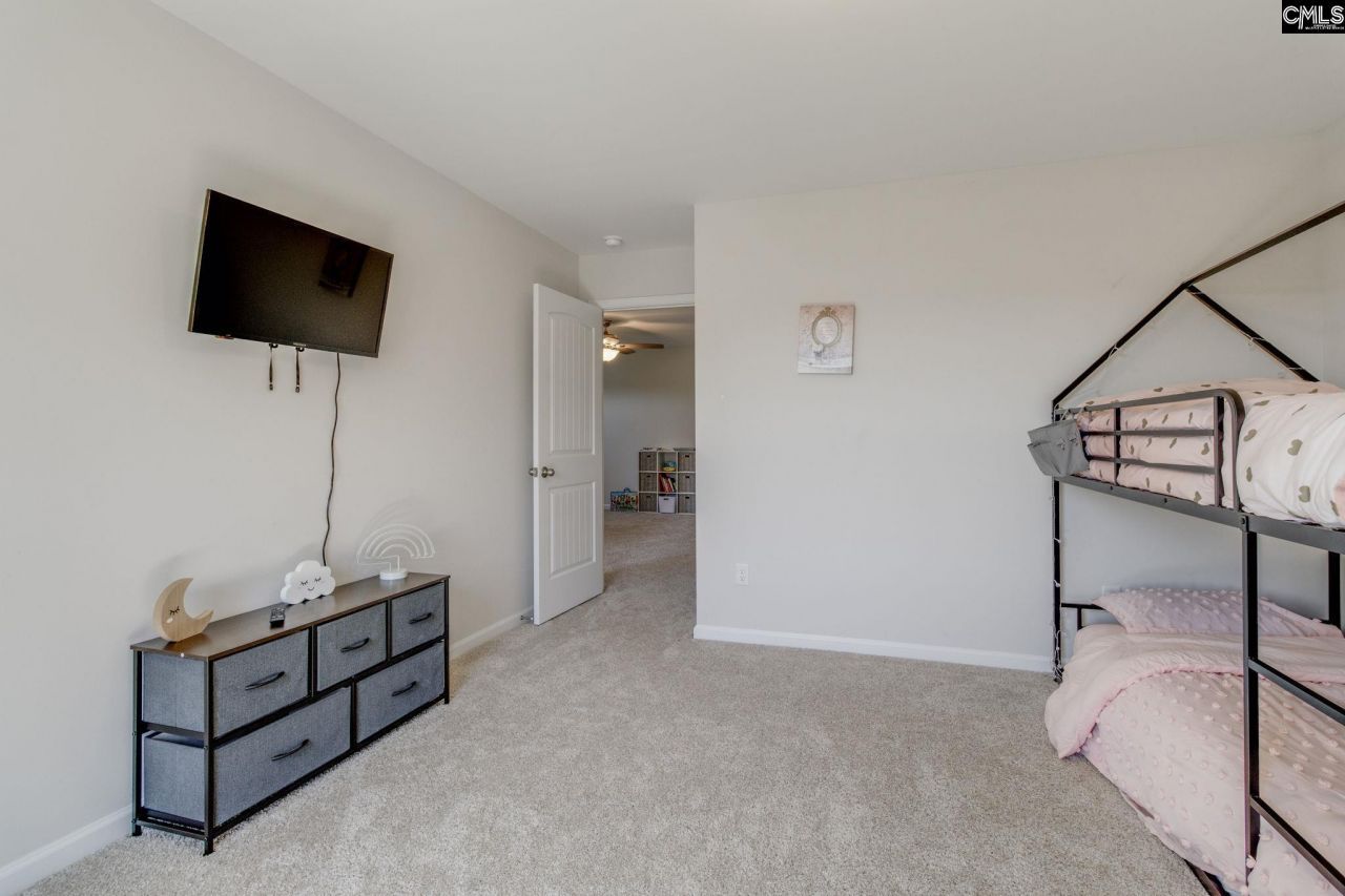 425 Blue Artesian Way Photo 31