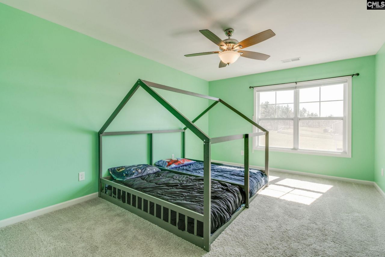 425 Blue Artesian Way Photo 32