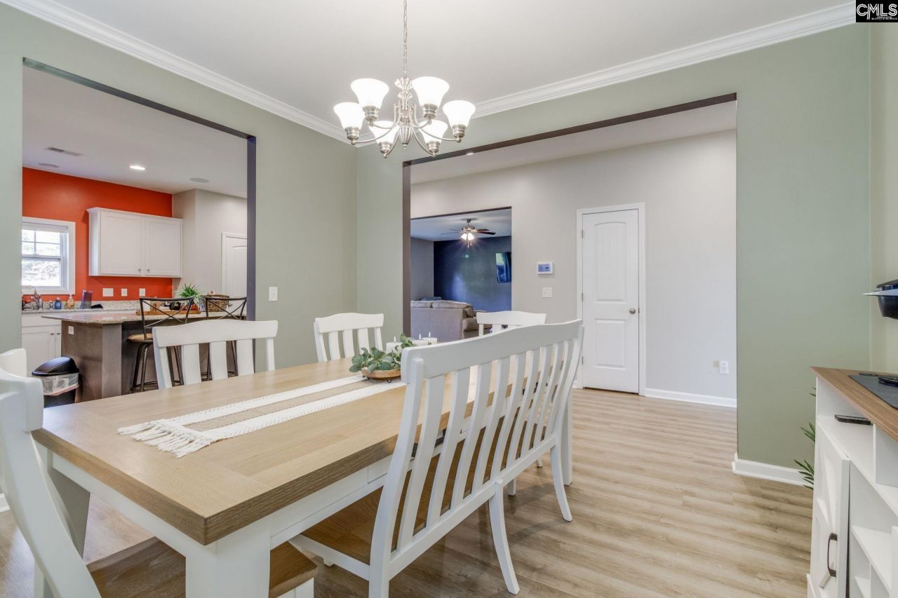 425 Blue Artesian Way Photo 7