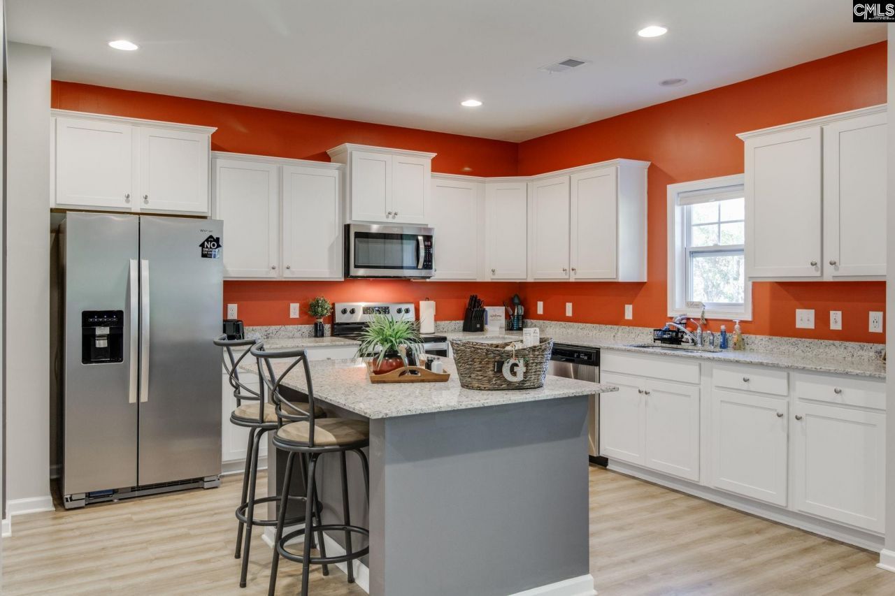 425 Blue Artesian Way Photo 8