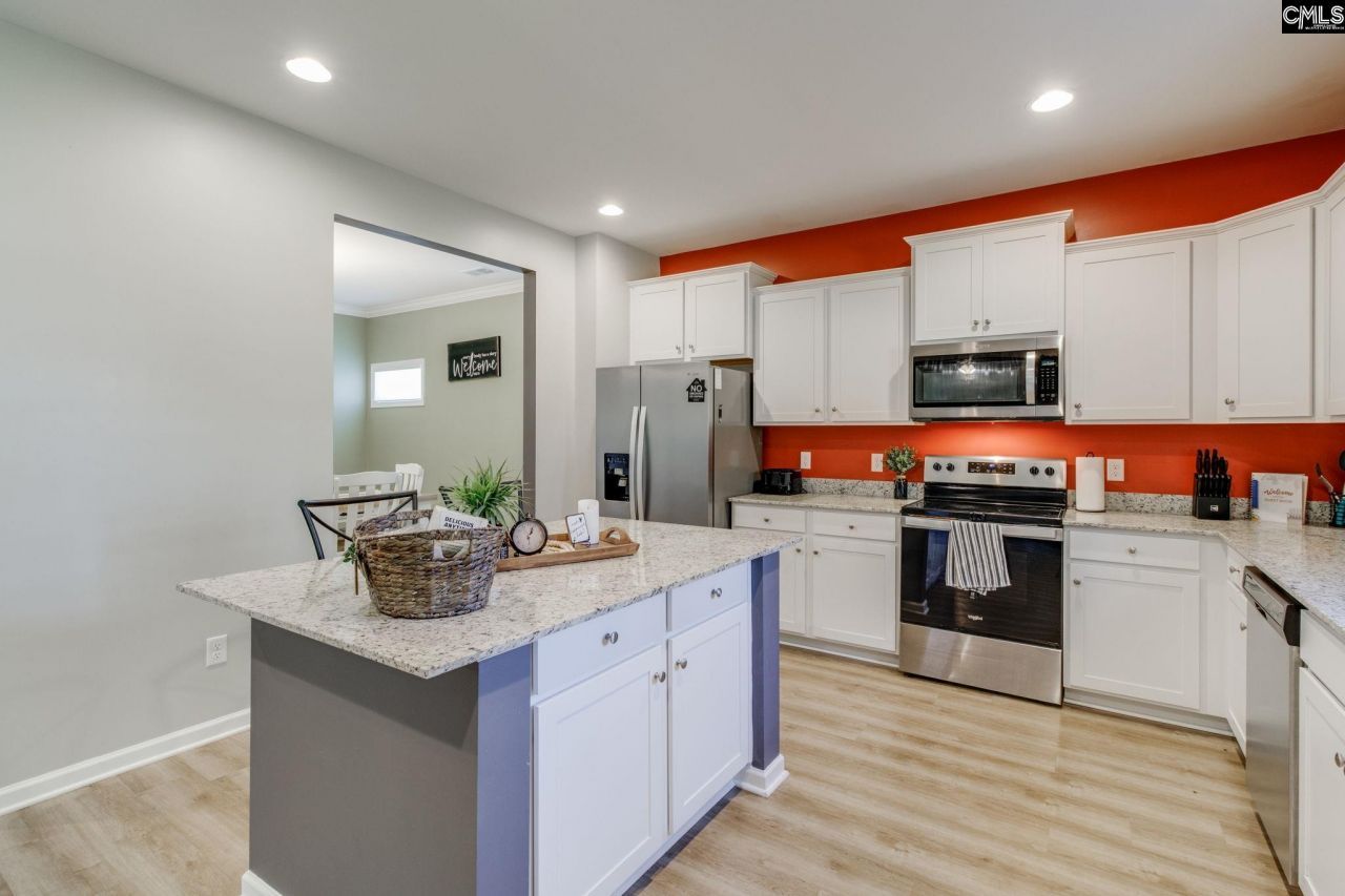 425 Blue Artesian Way Photo 9