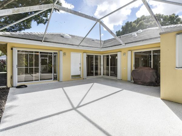 2901 Lakemont Court, Palm Beach Gardens, FL 33403