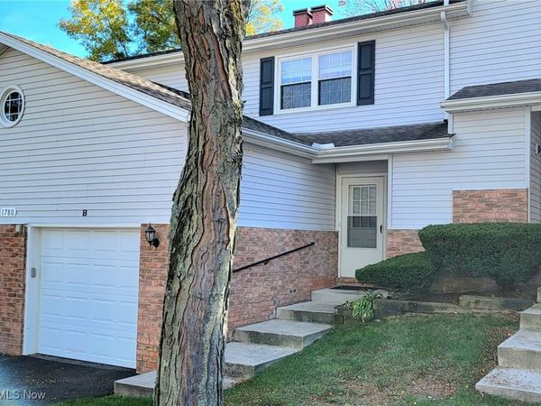 1780 Rolling Hills Drive, Unit B, Twinsburg, OH 44087