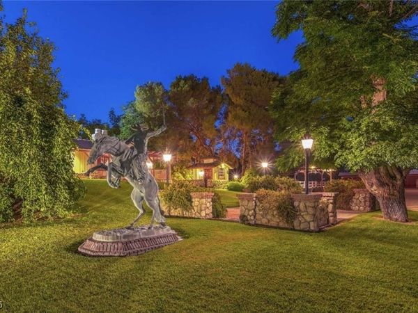 8213 Rancho Destino Road , Las Vegas, NV 89123