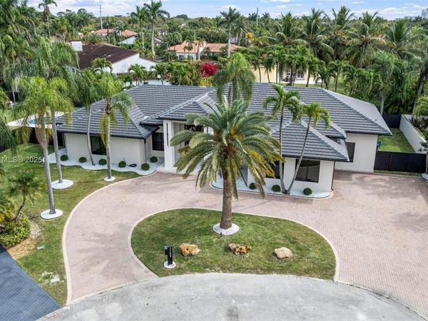 7755 SW 85th Ct, Miami, FL 33143