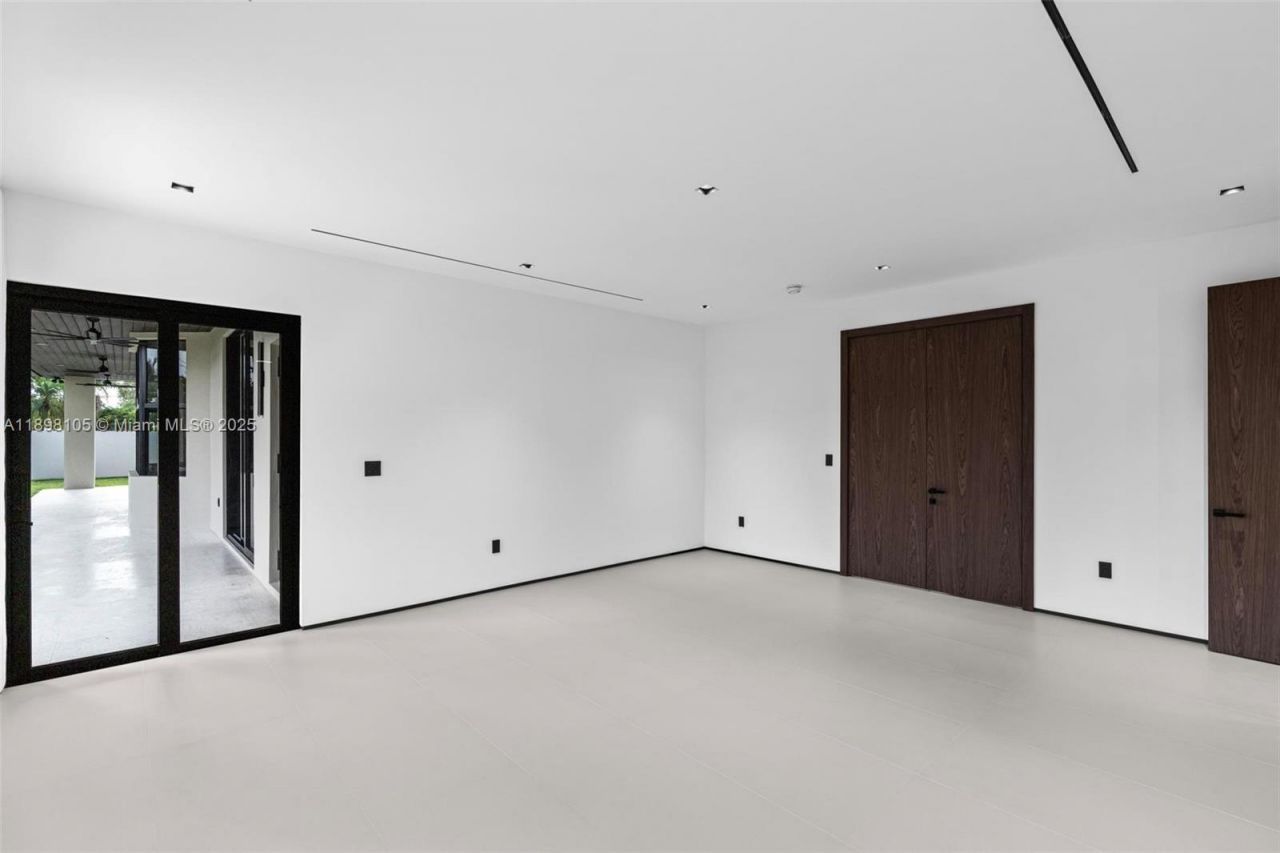 7755 SW 85th Ct, Miami, FL 33143 Photo