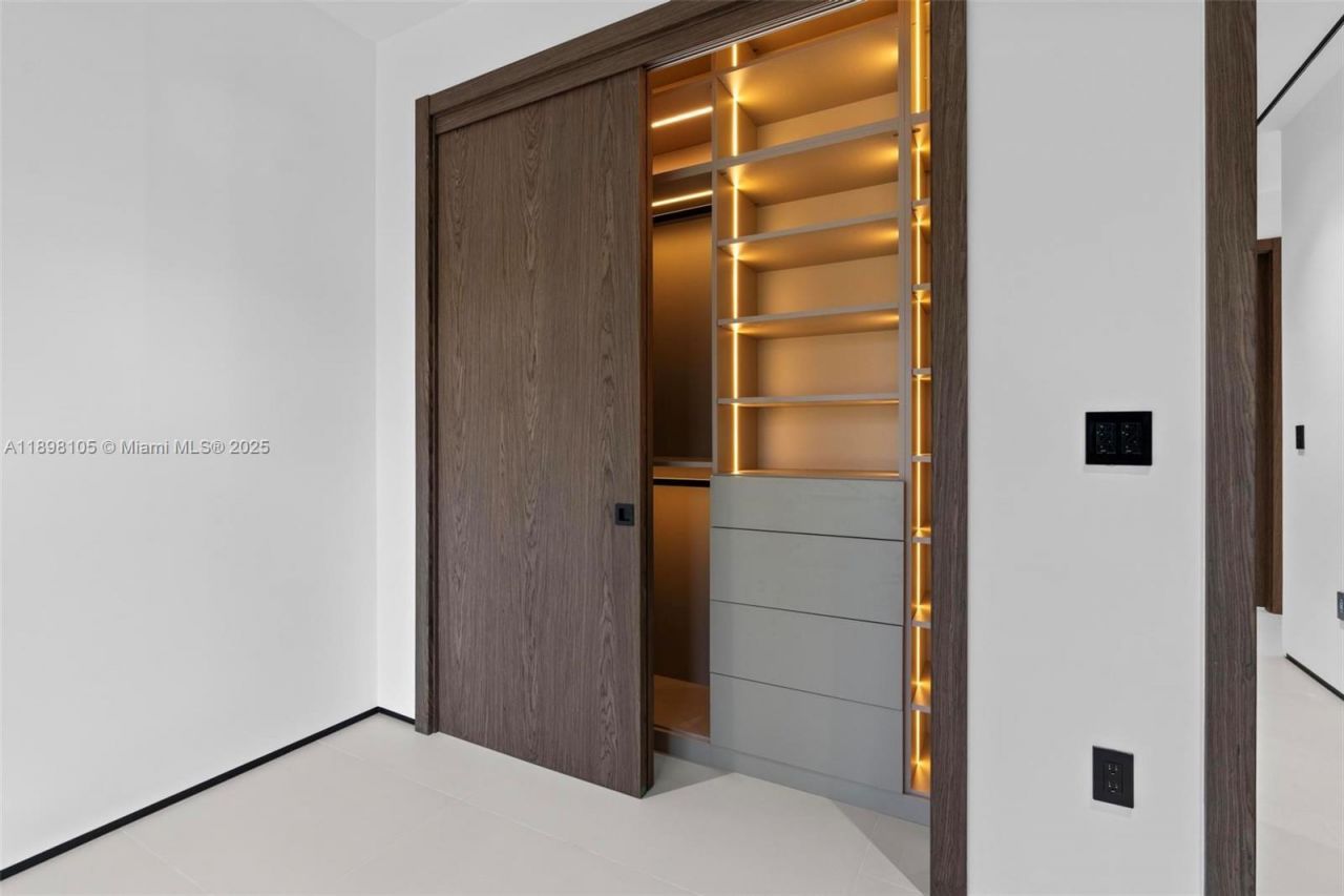 7755 SW 85th Ct, Miami, FL 33143 Photo