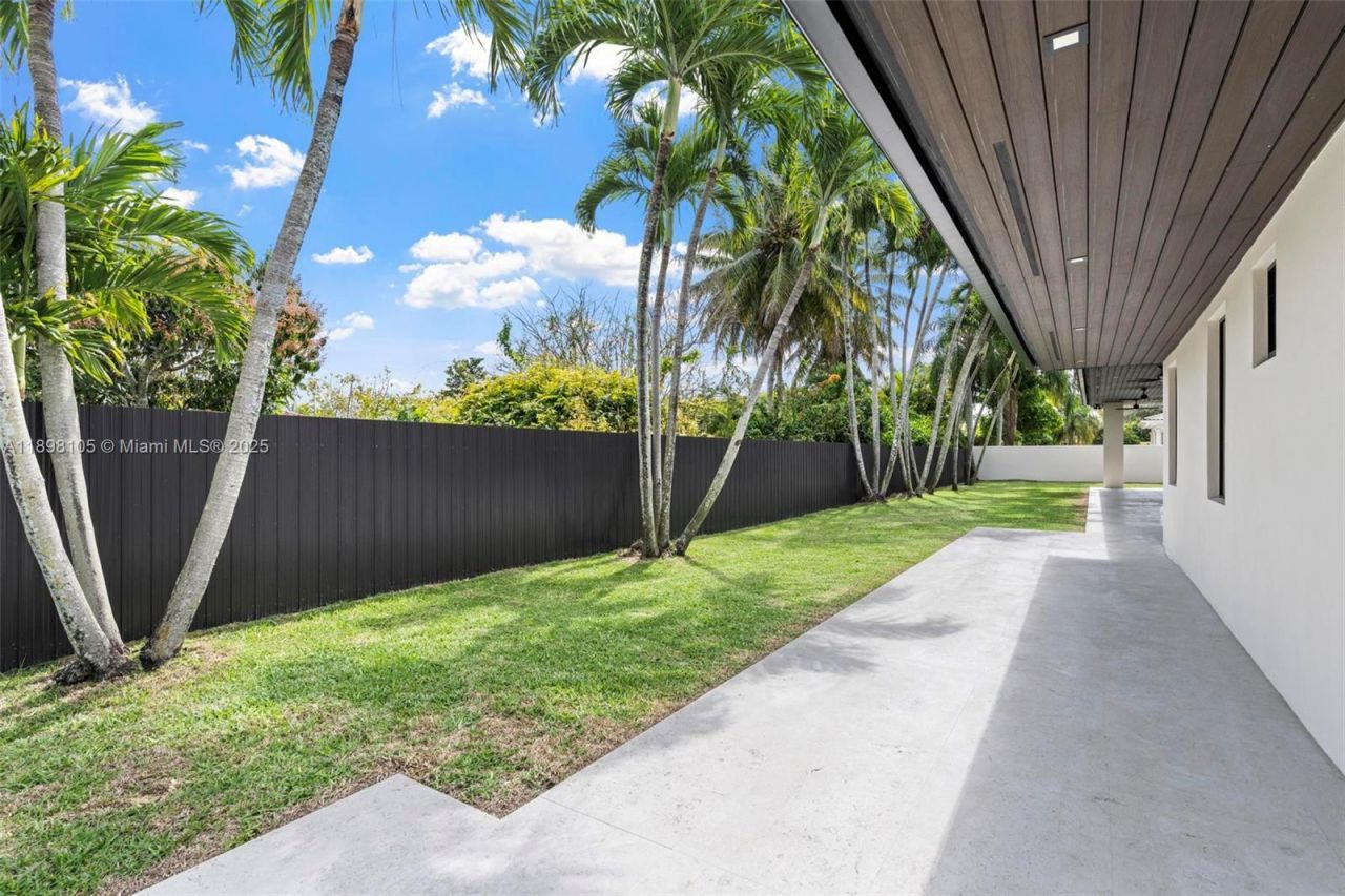 7755 SW 85th Ct, Miami, FL 33143 Photo