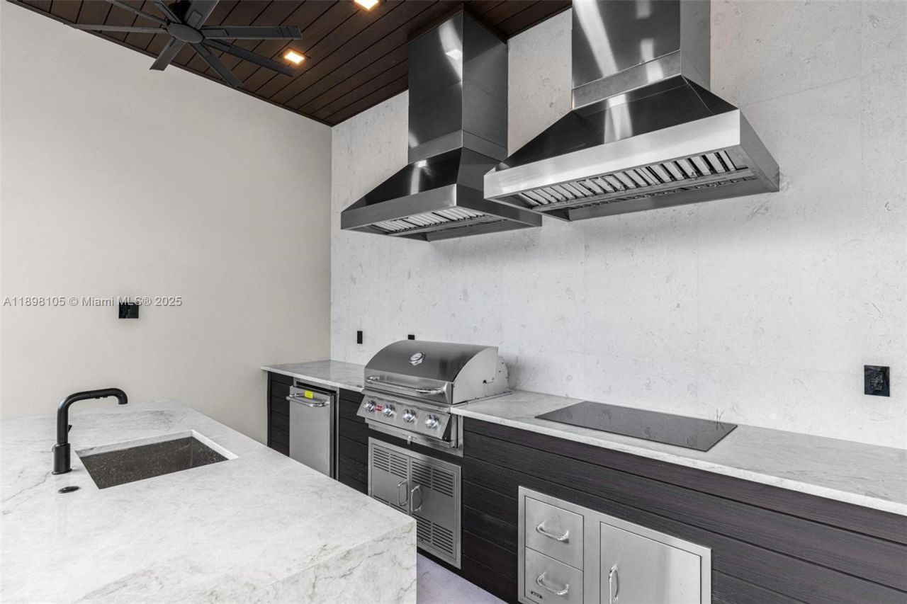 7755 SW 85th Ct, Miami, FL 33143 Photo