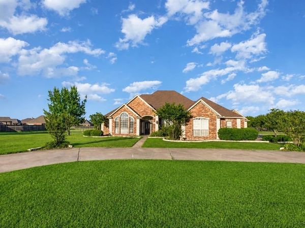 1001 W Remington Park Drive, Terrell, TX 75160