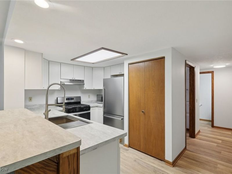 609 Meredith Lane, Cuyahoga Falls, OH 44223 Photo 12