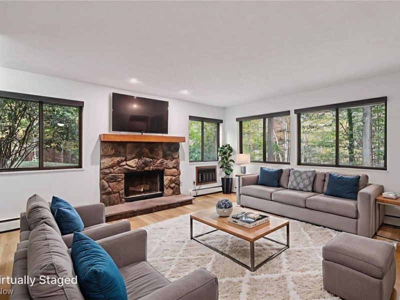 609 Meredith Lane, Cuyahoga Falls, OH 44223 Photo 3