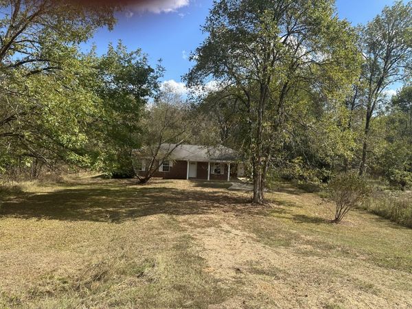4866 Sandyland Rd, Macon, MS 39341