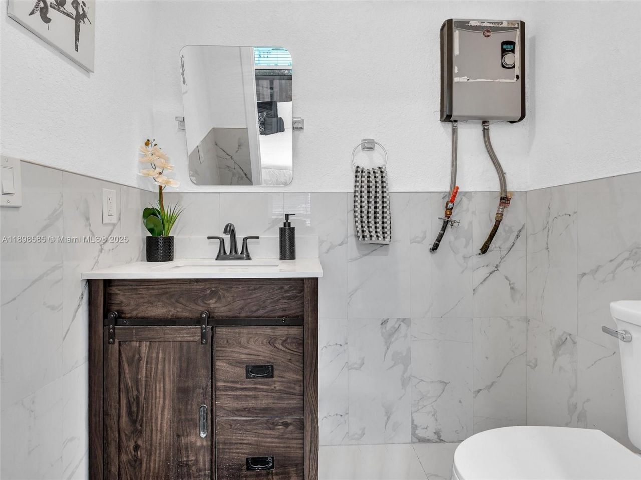 100 NW 8th Ave, Hallandale Beach, FL 33009 Photo