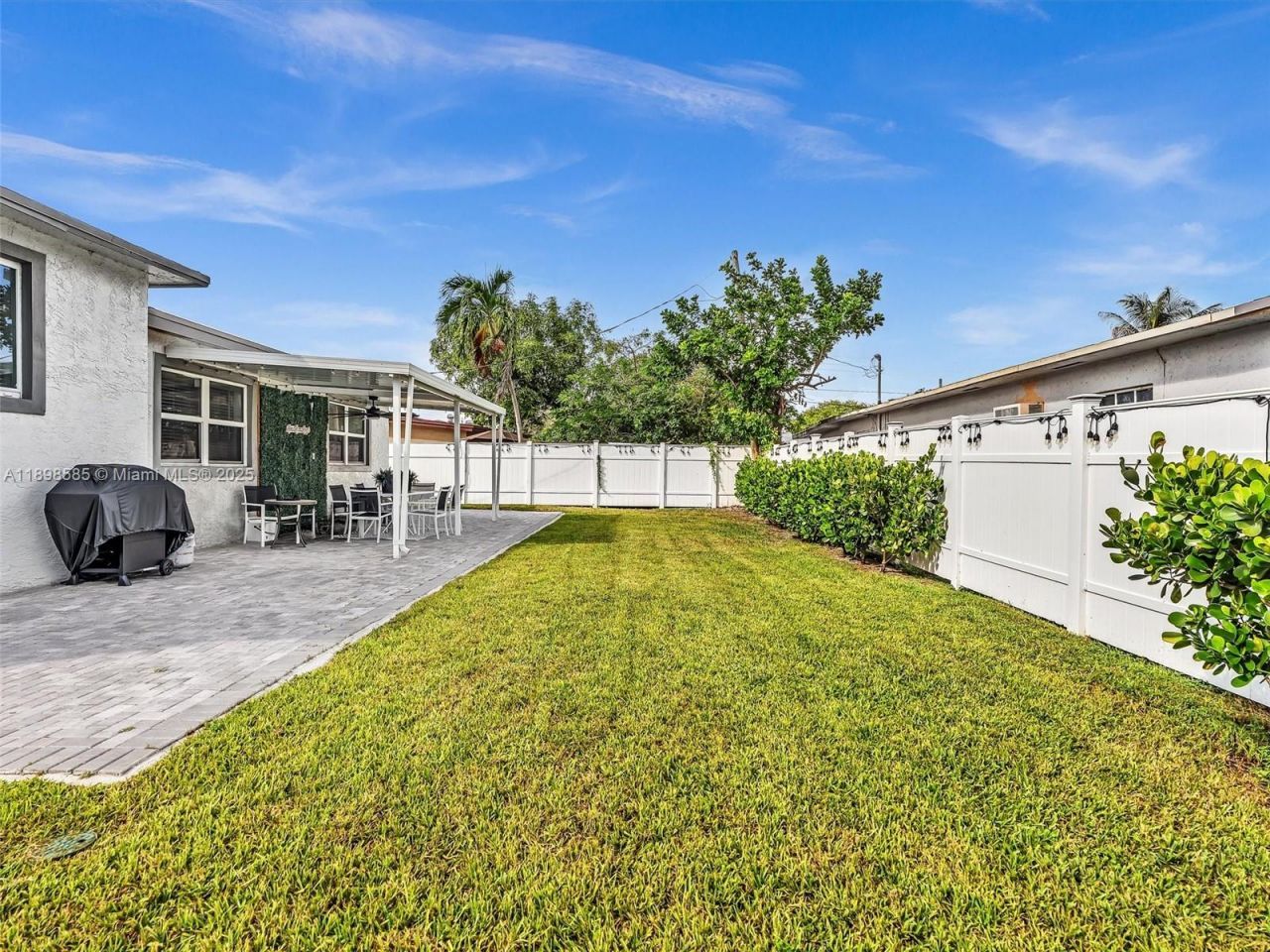 100 NW 8th Ave, Hallandale Beach, FL 33009 Photo