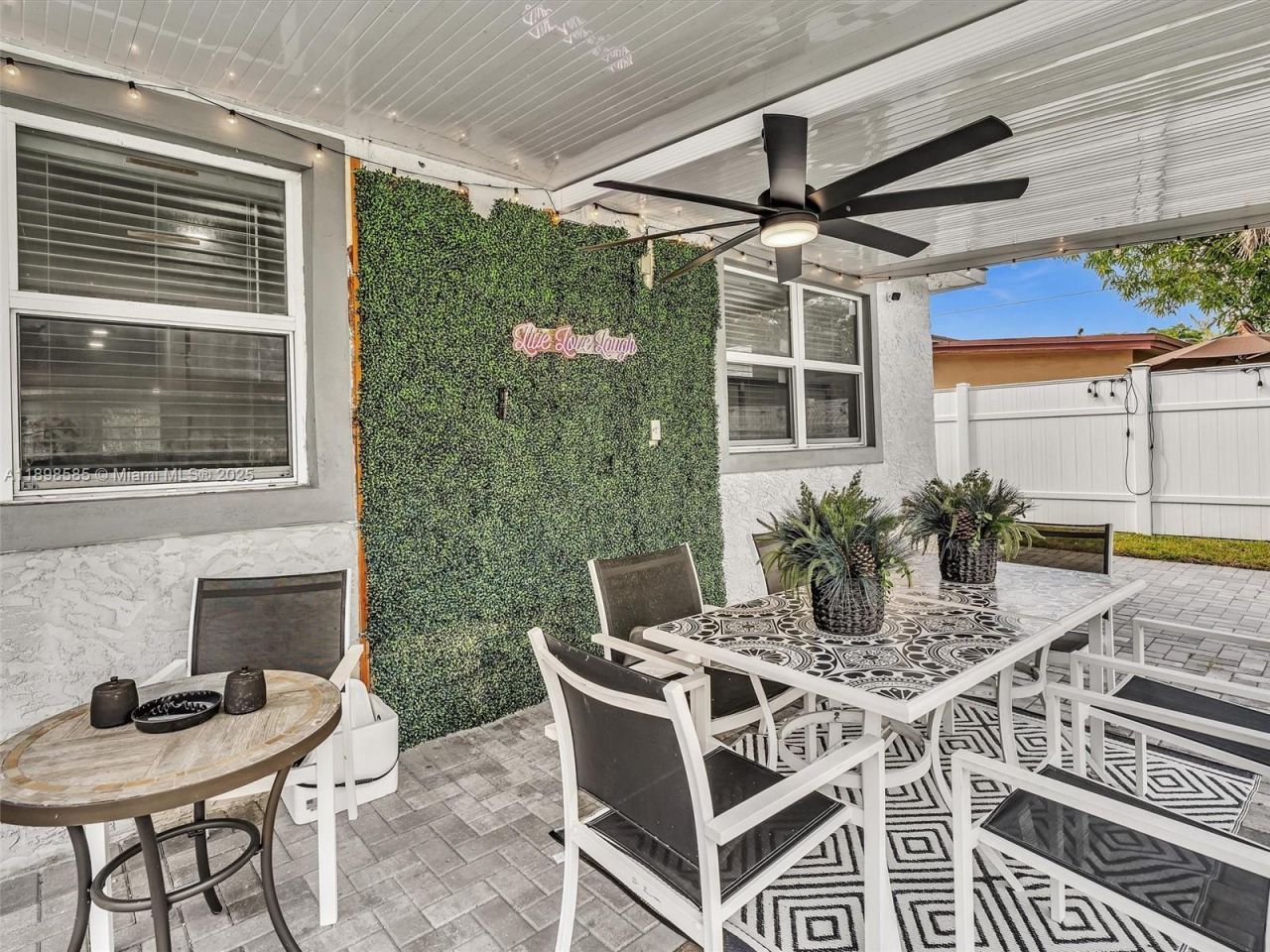 100 NW 8th Ave, Hallandale Beach, FL 33009 Photo